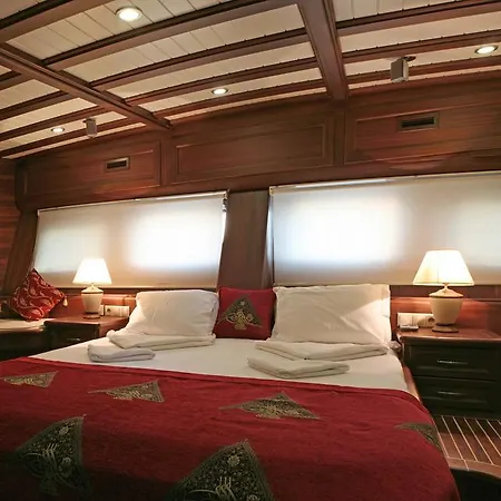 Onelli Yachting - Palmyra