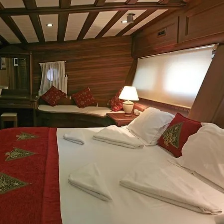 Hotel na wodzie Onelli Yachting - Palmyra Bodrum