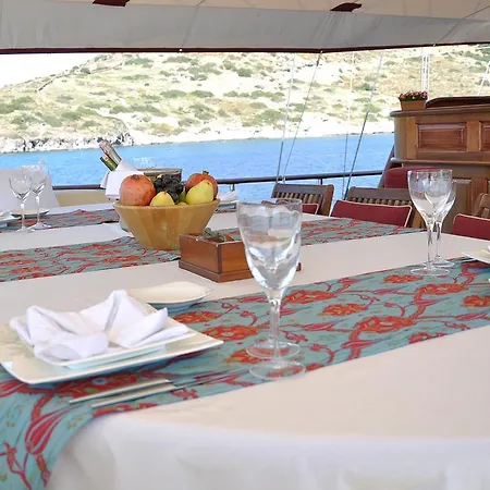 Onelli Yachting - Palmyra Botel Bodrum
